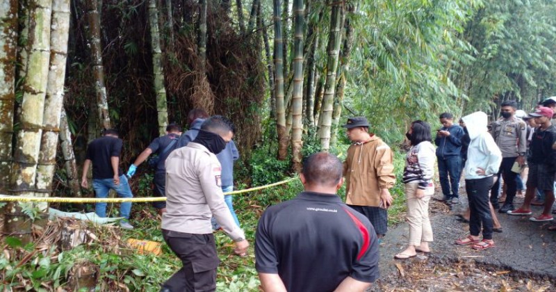 Warga Kota Ruteng Geger dengan Penemuan Kantong Plastik yang Diduga Isi Bayi