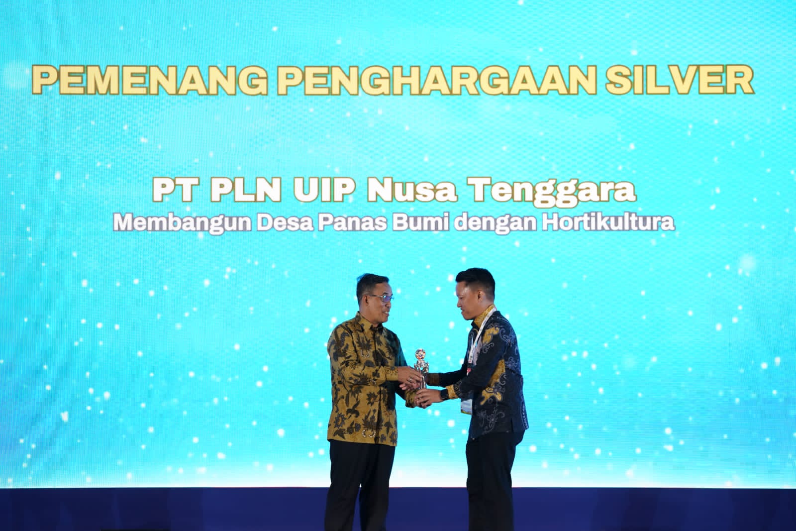 PLN UIP Nusra Sabet Penghargaan Desa Berdaya dari Kementerian Desa PDTT