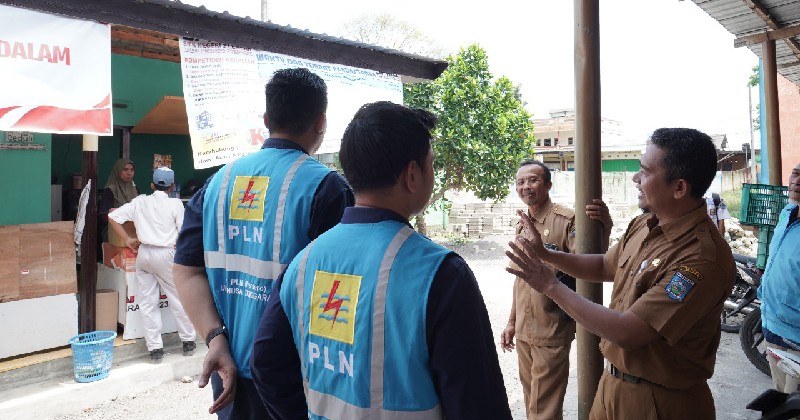 PLN Hadirkan Kantin Sekolah dari Batako FABA di SMKN 2 Lembar