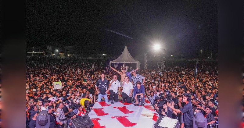 Ribuan Orang Hadiri Aksi Peduli Lewotobi Ansy-Jane Bersama Slank di TTU
